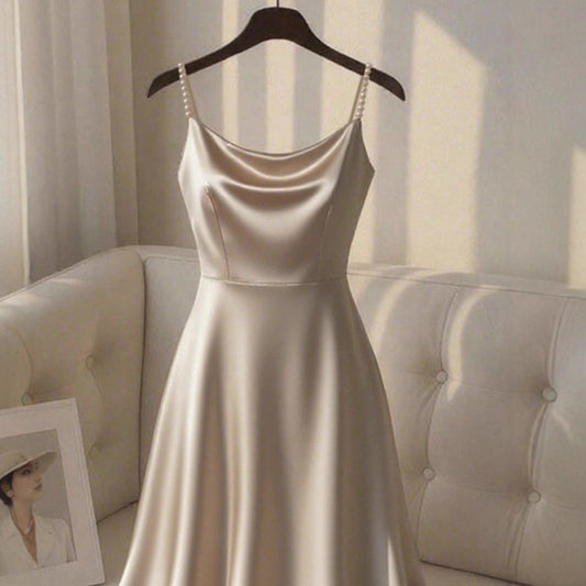 Relaxed Elegance Midi Dress